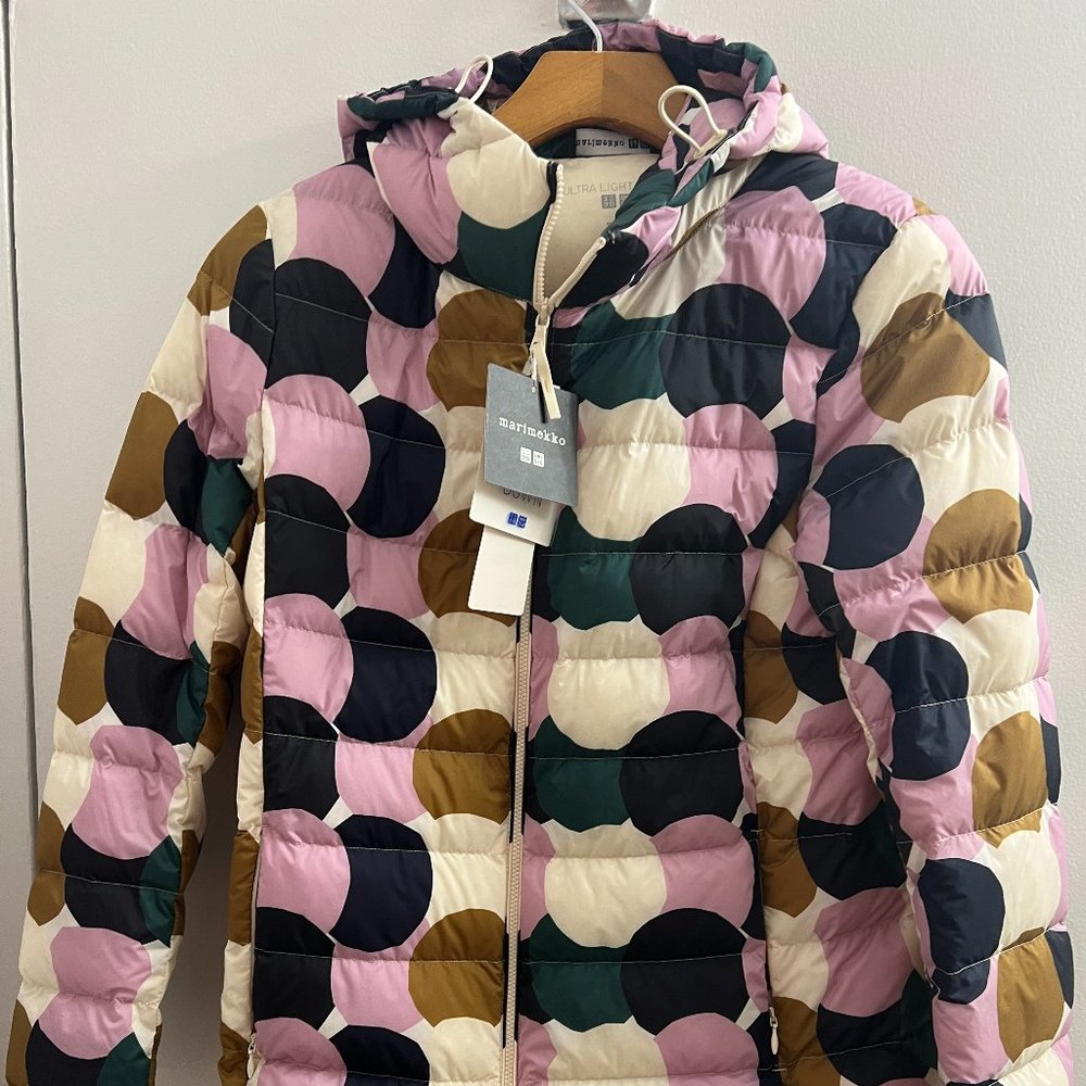 Rare NWT Uniqlo Marimekko Ultra Light Down polkadot jacket (Small)
